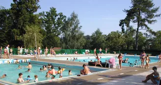 Piscine municipale de Bourbon-l'Archambault Piscine municipale de Bourbon-l'Archambault