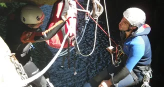 Escale verticale : Moniteur d'escalade, via ferrata, canyoning