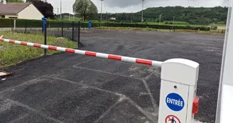 Parking de stationnement pour camping car "Flot bleu d'Ebreuil"