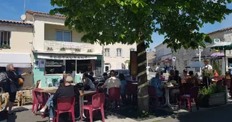 Benny's Café