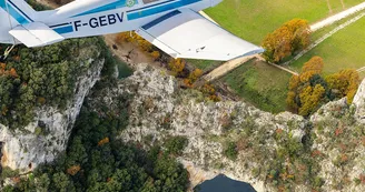 Survol des Gorges en avion - L'ardeche vue du ciel Survol des Gorges en avion - L'ardeche vue du ciel