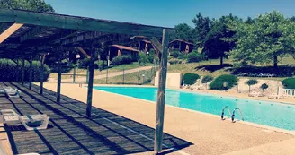 Piscine du Camping Le Pierrageais