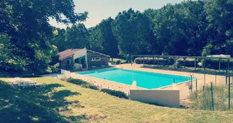 Piscine du Camping Le Pierrageais