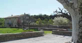 Aire de pique-nique du village de Saint Maurice d'Ibie