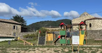 Aire de jeux et de pique-nique - "Monteil"