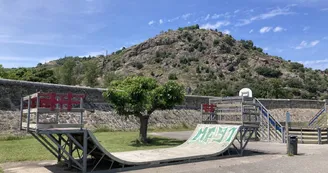 Aire de jeux stade de la rivière d'Ay