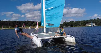 Voile au Lac de Devesset Voile au Lac de Devesset