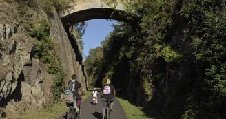 Enquête à vélo Via Fluvia n°4 : Le Sortilège Enchanté