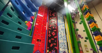 sologne-romorantin-loisirs-enfants-kids-jeu-interieur-indoor-game-escalade-fun-wall-sportindoorconcept©otscs_NM