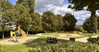 Beaulieu sur Loire-Aire-de-jeux-et-de-pique-nique-maison-marret