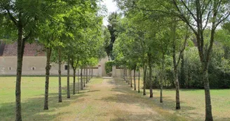 Sentier reliant l'abbaye à l'Arnon