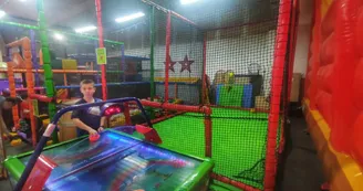 sologne-tourisme-loisirs-enfants-jeux-indoor-air-hockey