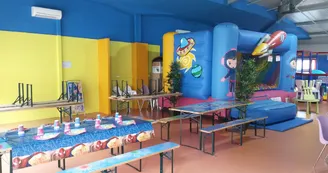 Entrée du parc de loisirs d'intérieurs