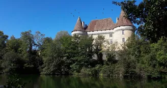 vue sur château de Mauriac