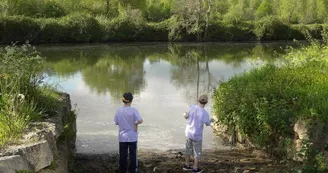 cale de mise à l'eau aire pique-nique et halte de repos vélo route voie verte