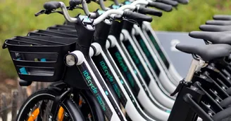 Station location Idécycle - médiathèque Chambaud Lons - présentation des vélos Station location Idécycle - médiathèque Chambaud Lons - présentation des vélos
