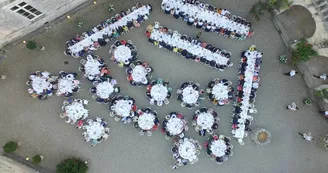 Chateau-de-Poudenas-drone-cour-poudenas