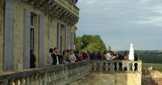 Chateau-de-Poudenas-terrasse-cocktail
