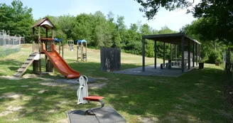 Aire de jeux et de pique-nique Coux Aire de jeux et de pique-nique Coux