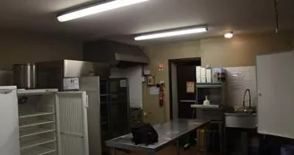 Salle-polyvalente-Pompiey---cuisine