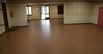 Salle-polyvalente-Pompiey---salle-princiapel-vue-de-l-estrade