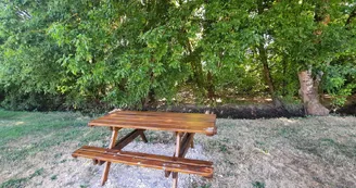 aire pique nique tables saint martin l astier