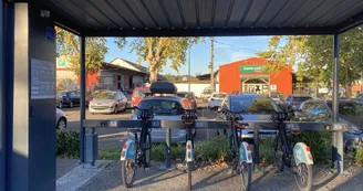 Station de location de vélos électriques 2 - OLORON SAINTE-MARIE (©OTHB)-DI