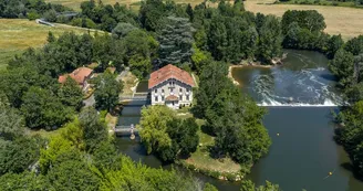 Moulin du Duellas-drone-face-portrait-vallee-isle-perigord