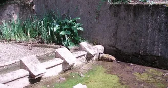Fontaine et lavoir de Coudures