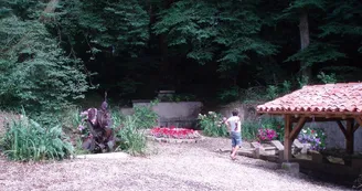 Fontaine et lavoir de Coudures