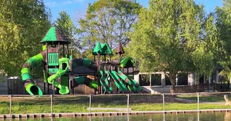 Structures gonflables enfants chateau - base de loisirs du Faget Structures gonflables enfants chateau - base de loisirs du Faget