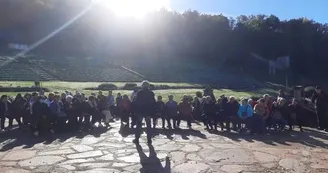 Visite des coulisses du Spectacle Hier Un Village