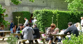 chateau_merville_creditlabyrinthedemerville (1) chateau_merville_creditlabyrinthedemerville (1)