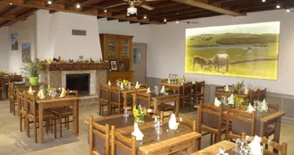 La salle de restaurant La salle de restaurant