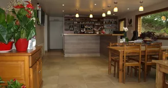 Le bar avec accès wifi gratuit Le bar avec accès wifi gratuit