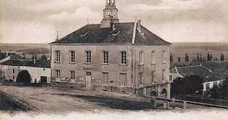 Carte postale de l'Hôtel de Ville de Montigny-le-Roi