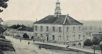 Carte postale de l'Hôtel de Ville de Montigny-le-Roi