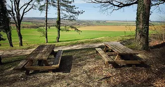 Aire de pique-nique du mausolée de Faverolles