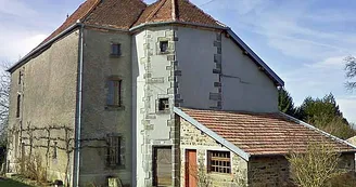Maison à tourelle à Fresnoy-en-Bassigny