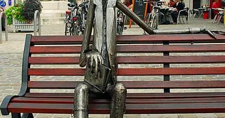 Neveu de Rameau de Diderot à Langres - banc à selfie Neveu de Rameau de Diderot à Langres - banc à selfie