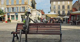 Neveu de Rameau de Diderot à Langres - banc à selfie Neveu de Rameau de Diderot à Langres - banc à selfie