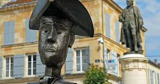 Neveu de Rameau de Diderot à Langres - banc à selfie Neveu de Rameau de Diderot à Langres - banc à selfie