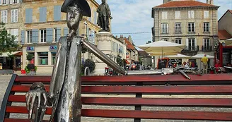 Neveu de Rameau de Diderot à Langres - banc à selfie Neveu de Rameau de Diderot à Langres - banc à selfie