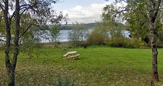 Aire de pique-nique du parking du lac de la Vingeanne