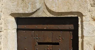 Maison à accolade à Rivière-les-Fosses