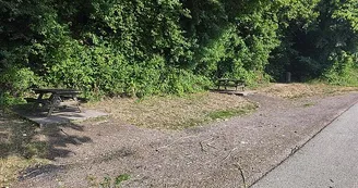 Aire de pique-nique du canal à Verbiesles