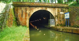 Tunnel du canal entre Champagne et Bourgogne à Balesmes-sur-Marne