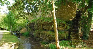 Lavoir de l'entre deux eaux à Auberive