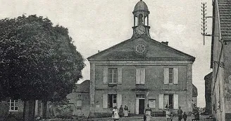 Carte postale de l'Hôtel de Ville de Clefmont