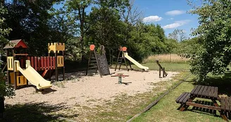 Aire de pique-nique et de jeux de Chantraines